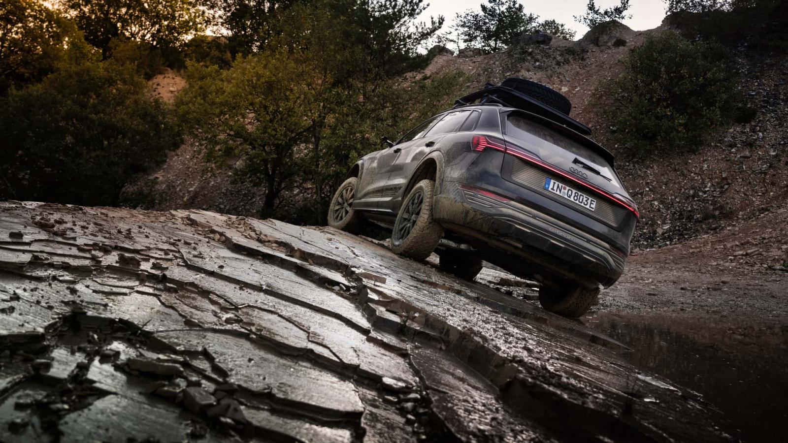 Έτοιμο για αχαλίνωτο off-roading το νέο Audi Q8 e-tron Edition Dakar